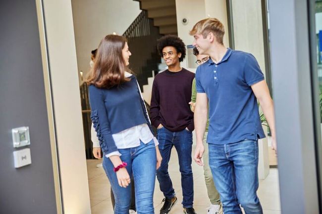 Modern, divers und international - so ist das studentische Leben an der WHU.