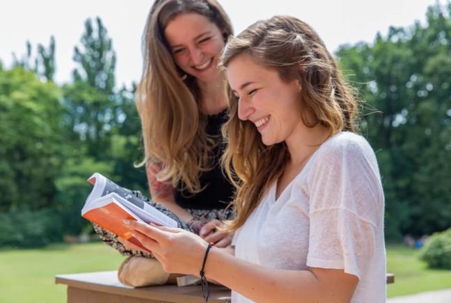 Klingt interessant? Für das NC-freie Studium an der MSB kann man sich ganzjährig bewerben.