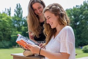 Klingt interessant? Für das NC-freie Studium an der MSB kann man sich ganzjährig bewerben.