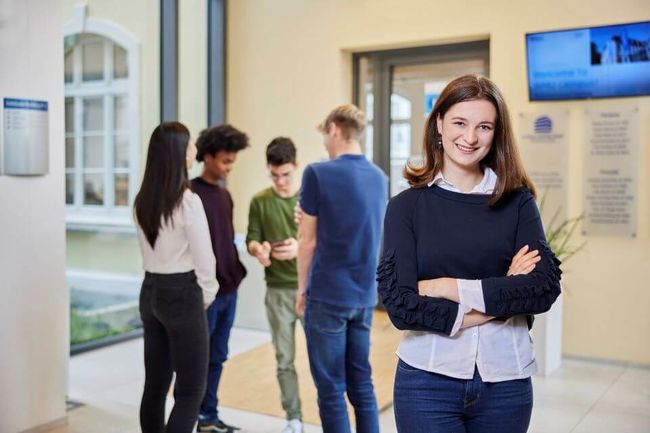 Erwarte spannende und zahlreiche Karrieremöglichkeiten mit persönlicher Unterstützung durch das WHU Career Center.